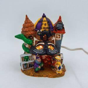 Spooky Hollow Wizard Pet Shop Halloween Haunted Village Lighted House 2002